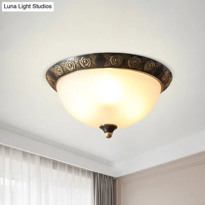 Lámpara de techo DecorBites™ de cristal opalino negro con adorno de hojas/flores - Montaje empotrado tradicional de 3 luces