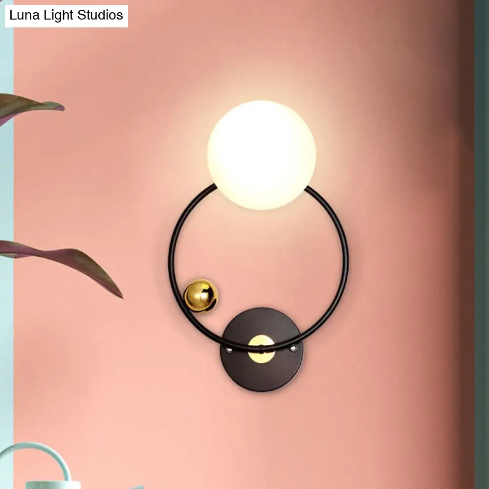 ديكوربايتس™ مصباح حائطي حديث أسود مع غطاء زجاجي أوبال