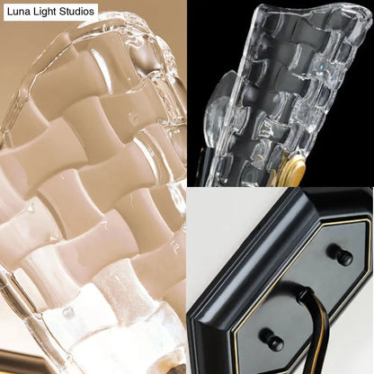 ديكوربايتس™ مصباح حائط حديث أسود بذراع معدني منحني ولوحة كريستالية شفافة