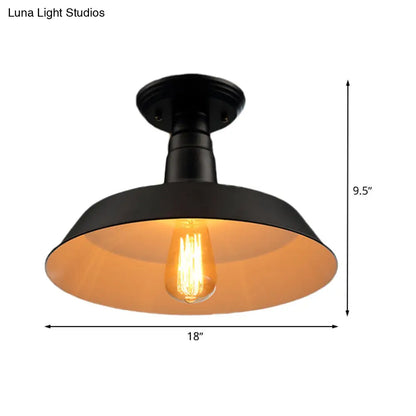 Lámpara de techo semiempotrada DecorBites™ de estilo industrial en negro y rojo para pasillo - Pantalla metálica tipo granero, 10"/14" de ancho