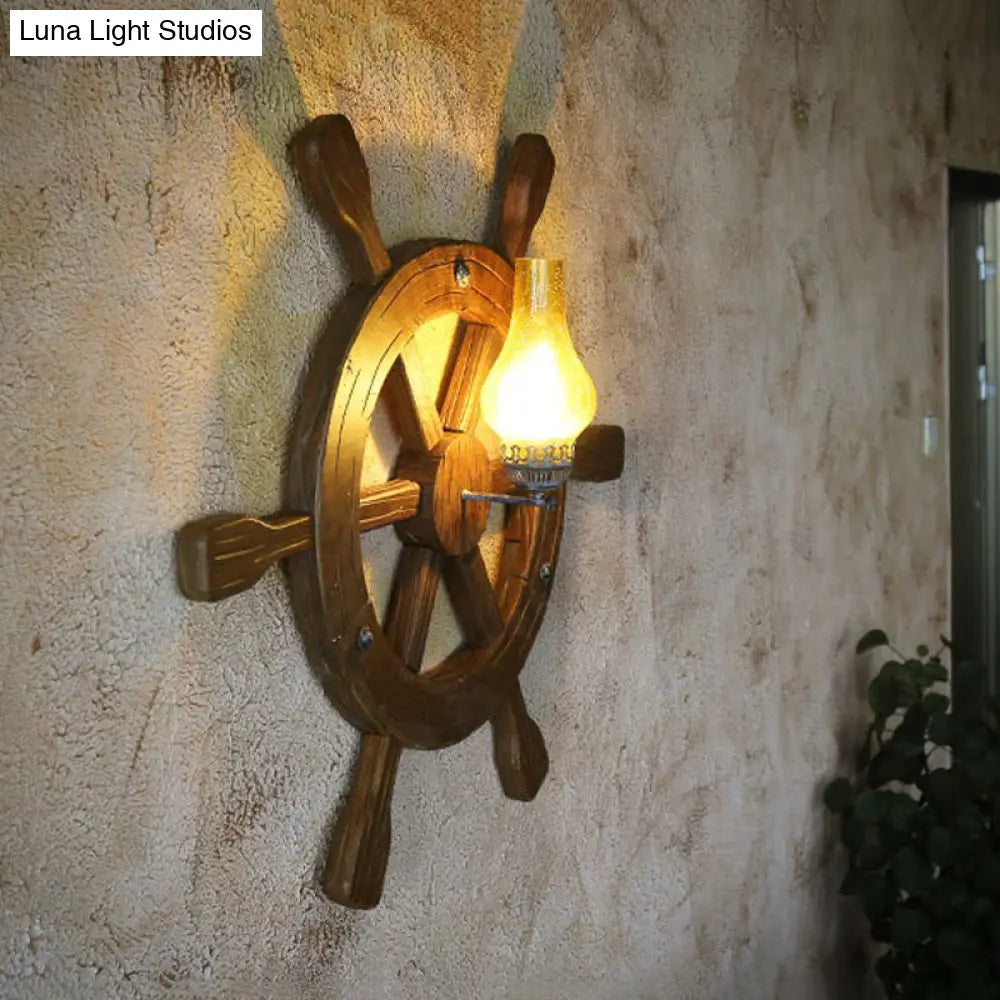 Aplique de pared con jarrón de cristal craquelado ámbar retro negro y decoración de timón de madera