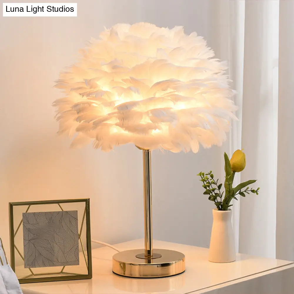 Lámpara de noche Blossom Feather - Luz minimalista y natural para mesita de noche