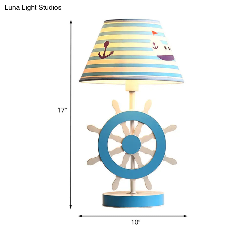 Lámpara de estudio cónica de tela azul para niños con base de timón para dormitorio - Luz de lectura ideal (1 bombilla)