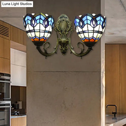 مصباح حائط على شكل قبة باروكية بغطاء زجاجي أزرق: ذراع منحني مع مصباحين، مثالي لإضاءة الشمعدان في غرفة النوم