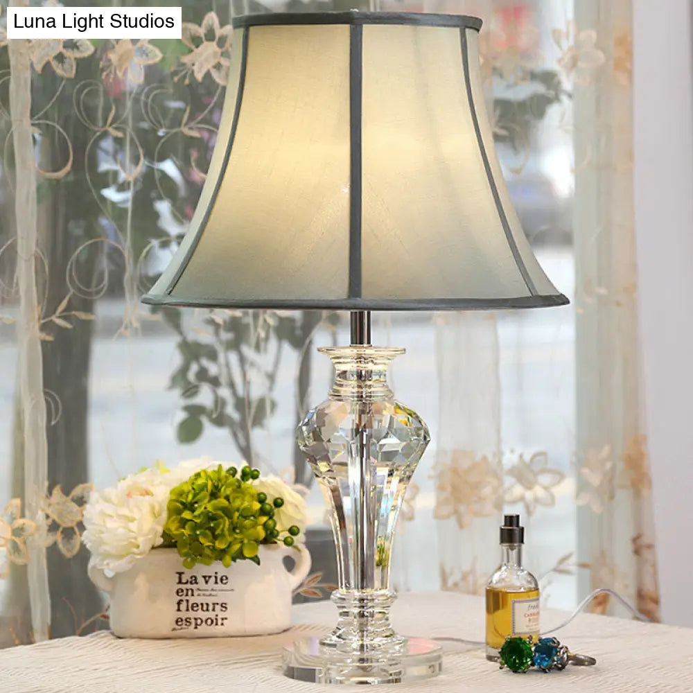 مصباح طاولة ليلية بتصميم رأس كريستالي أزرق مقطوع يدويًا - مصباح قراءة عصري