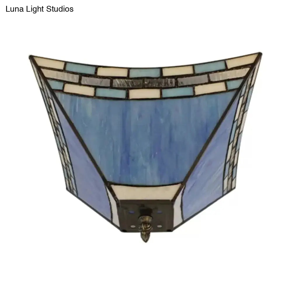 ديكوربايتس™ ديكوربايتس™ مصباح سقف من الزجاج الملون باللون الأزرق: تركيب مسطح مع غطاء هرمي على طراز تيفاني - مثالي لغرفة المعيشة