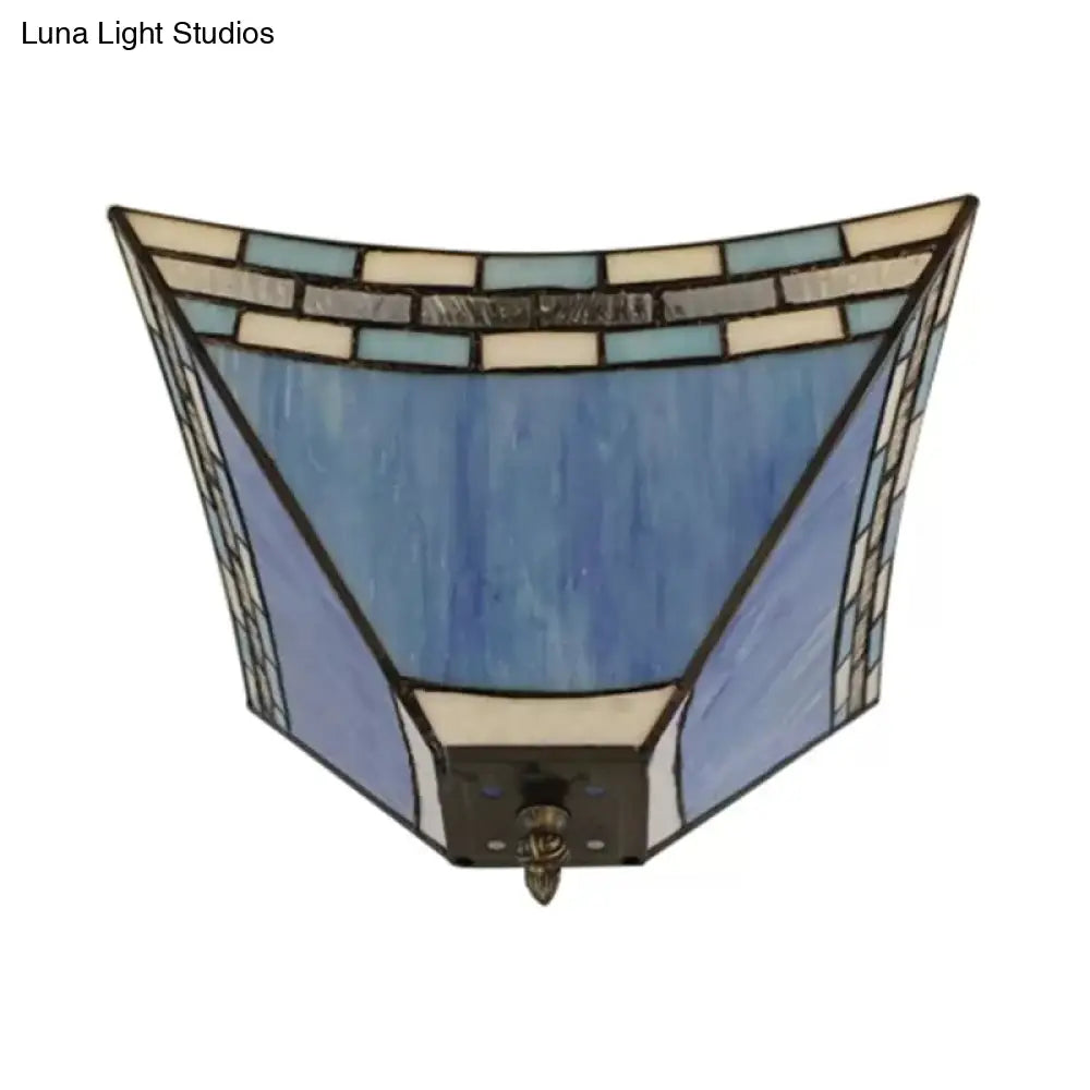 ديكوربايتس™ ديكوربايتس™ مصباح سقف من الزجاج الملون باللون الأزرق: تركيب مسطح مع غطاء هرمي على طراز تيفاني - مثالي لغرفة المعيشة