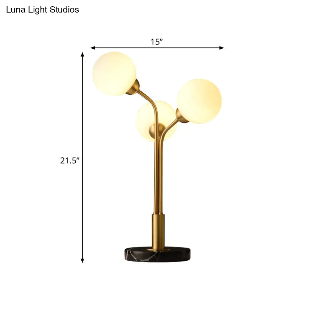 Lámpara de mesilla de noche bifurcada de latón - Cristal opalino, 3 cabezales, diseño posmoderno