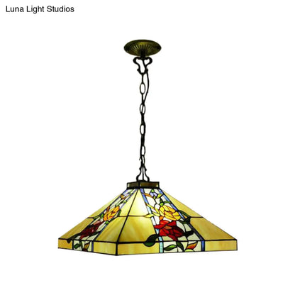 ثريا برونزية مع زجاج مقطوع يدويًا و3 مصابيح مدببة - مثالية لغرف الطعام المتوسطية