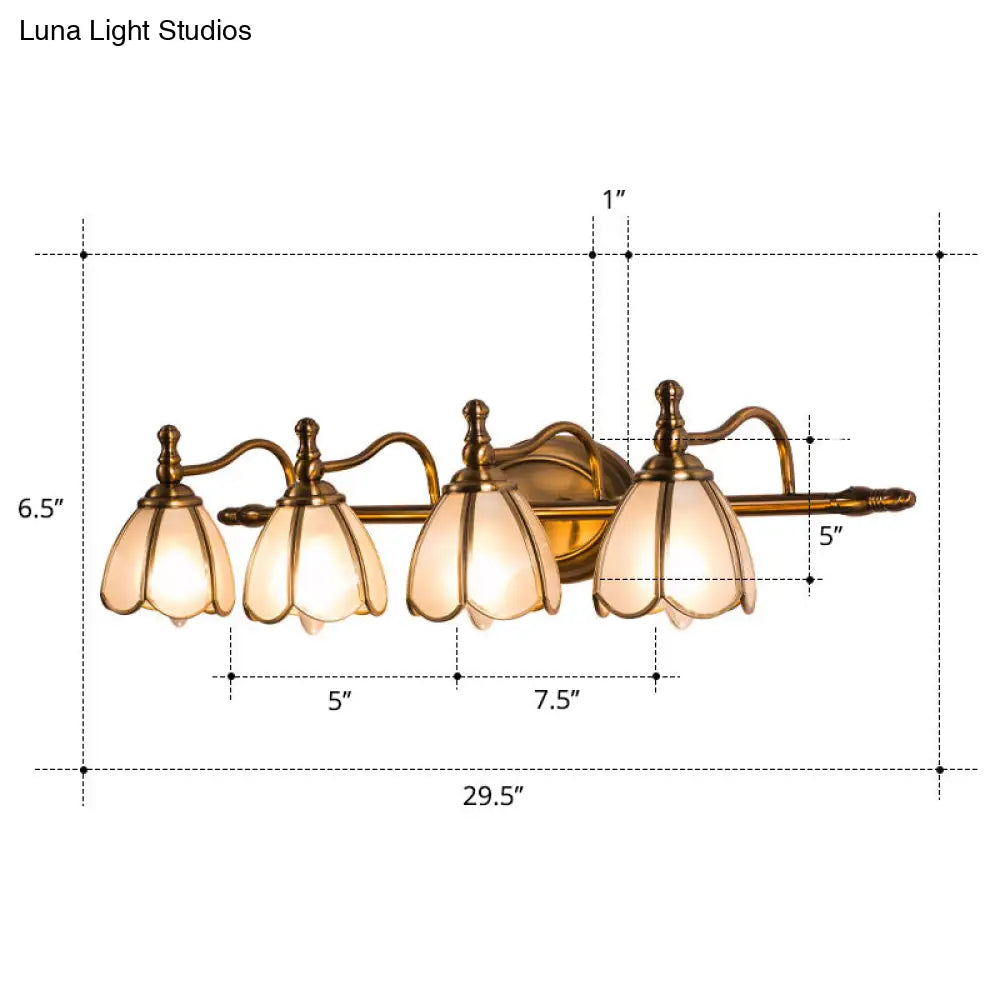 مصباح حائط برونزي أنيق من الزجاج الأبيض بتصميم صدفي لطاولة الحمام
