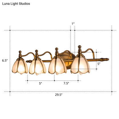 مصباح حائط برونزي أنيق من الزجاج الأبيض بتصميم صدفي لطاولة الحمام