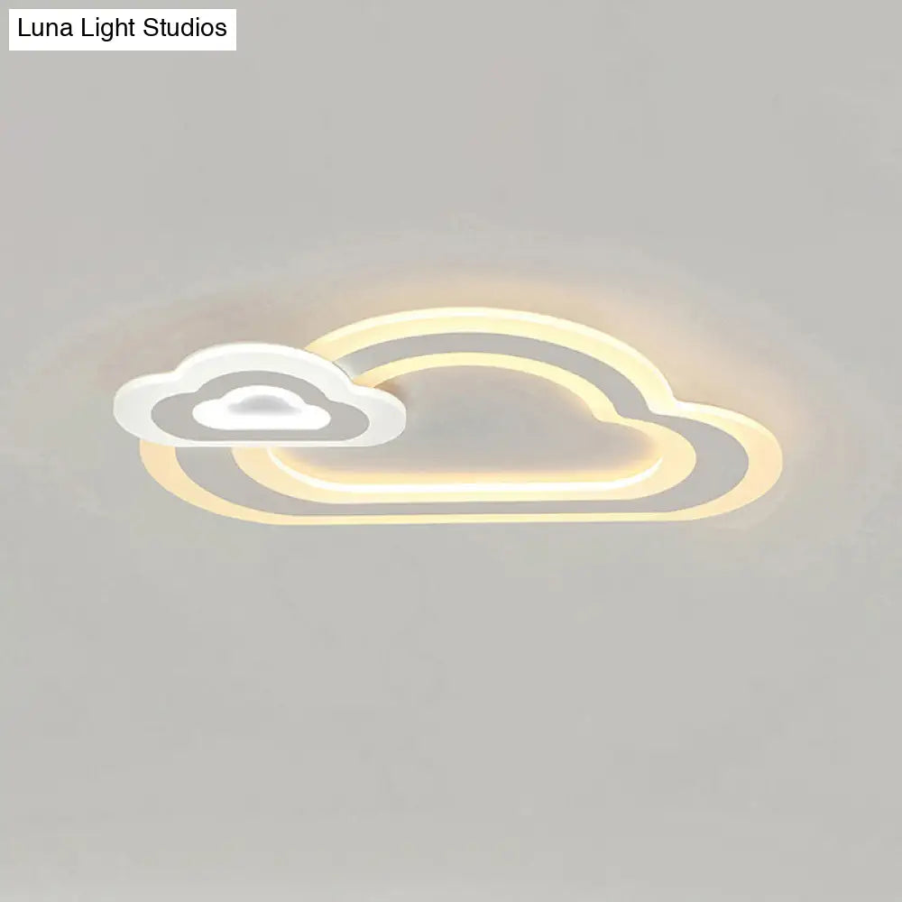 Lámpara de techo LED infantil DecorBites™ con diseño de estrella, nube y corazón, luz blanca cálida.