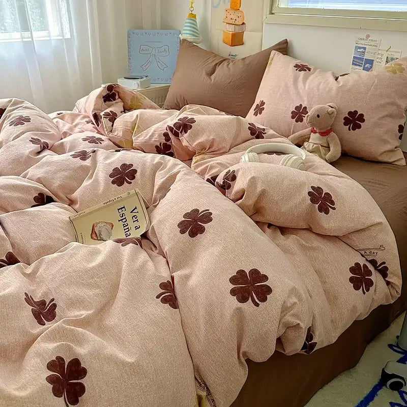 Pink four-leaf clover-patterned satin quilt cover set with brown embroidered leaves ideal for bedroom bedding cover set