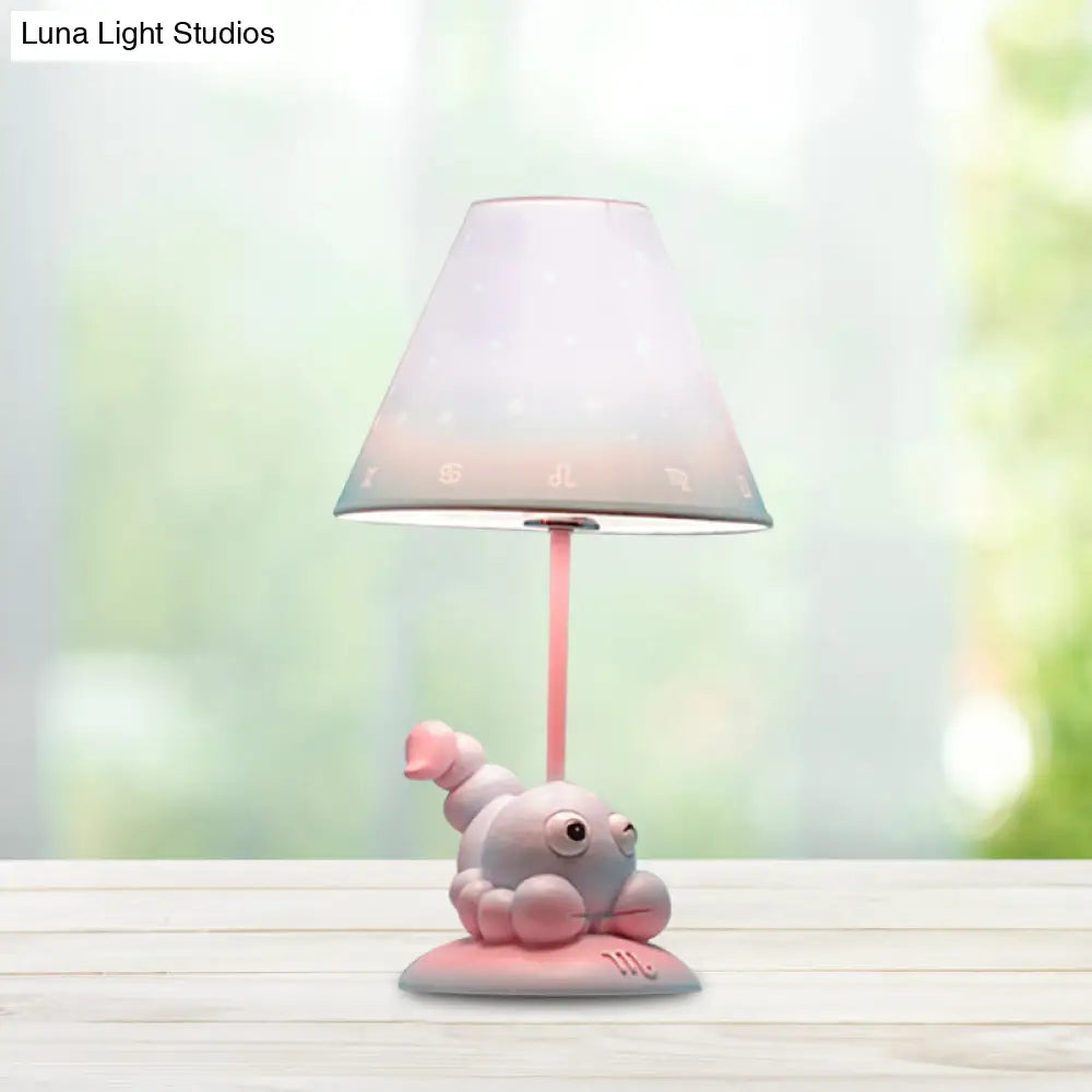 مصباح طاولة ليلية على شكل كوكبة وردية كرتونية - مصباح راتنجي مع غطاء قماشي مخروطي