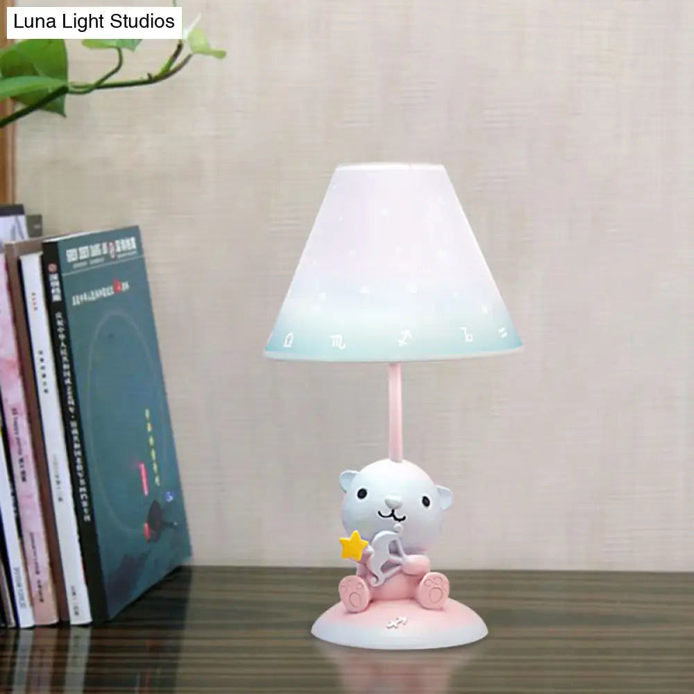 مصباح طاولة ليلية على شكل كوكبة وردية كرتونية - مصباح راتنجي مع غطاء قماشي مخروطي