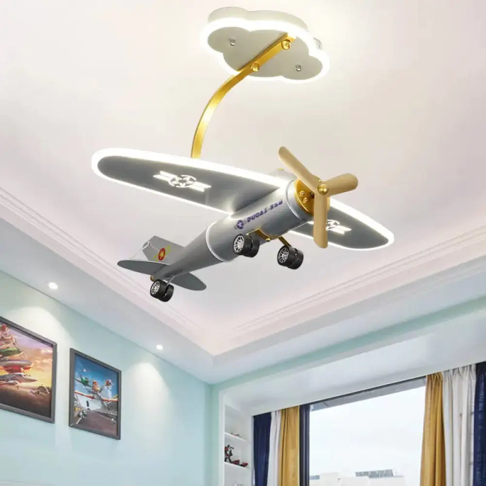 DecorBites™ DecorBites™ Lámpara de techo LED plateada con forma de avión de dibujos animados y dosel de nubes para la habitación de los niños