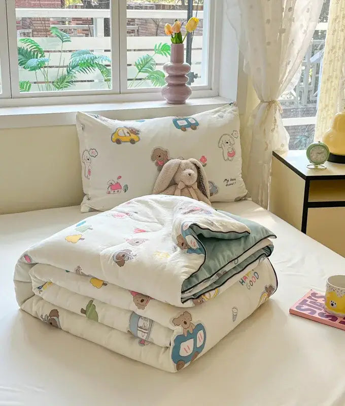 White quilt cooling blanket with decorbites cartoon printed animals vehicles soft plush material summer quilt