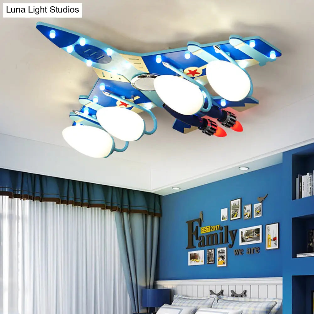 Lámpara de techo empotrada DecorBites™ estilo caricatura con forma de avión azul, iluminación de techo de madera y pantalla de vidrio opalino en forma de lágrima - 3/4 bombillas
