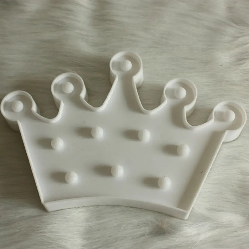 Lámpara de mesilla de noche con forma de corona de plástico estilo caricatura - Luz nocturna LED a pilas