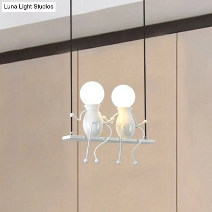 Lámpara de araña metálica con diseño de niño columpio de dibujos animados - 1/2 cabezales, acabado blanco y negro - Lámpara colgante para dormitorio