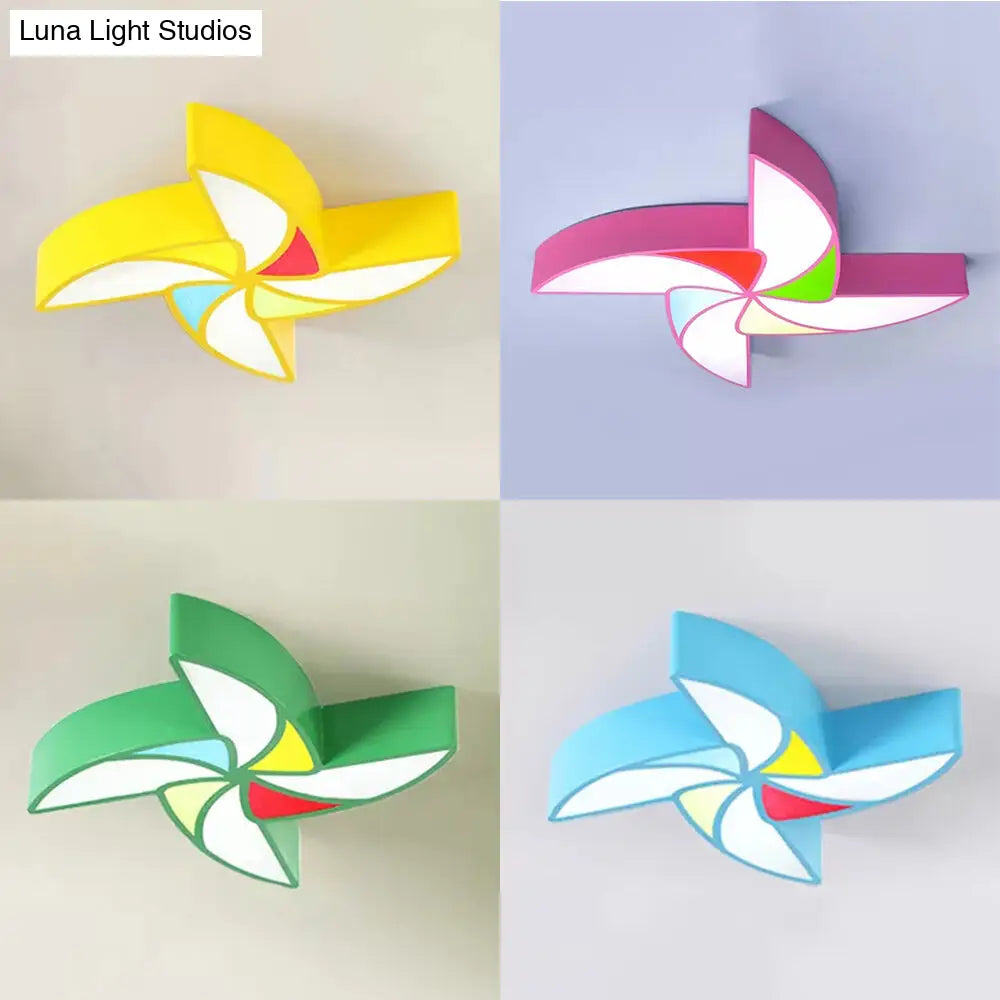 Lámpara de techo DecorBites™ con forma de molino de viento de juguete para jardín de infancia – Lámpara empotrada de acrílico y metal