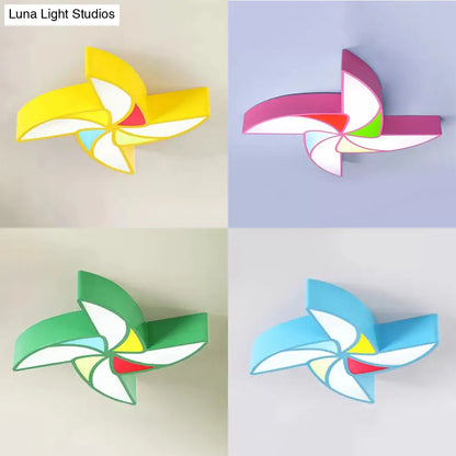 Lámpara de techo DecorBites™ con forma de molino de viento de juguete para jardín de infancia – Lámpara empotrada de acrílico y metal