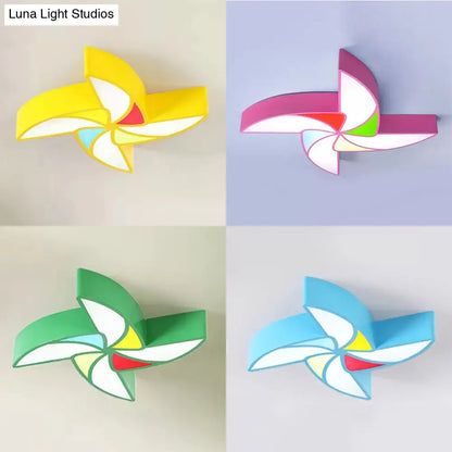 Lámpara de techo DecorBites™ con forma de molino de viento de juguete para jardín de infancia – Lámpara empotrada de acrílico y metal