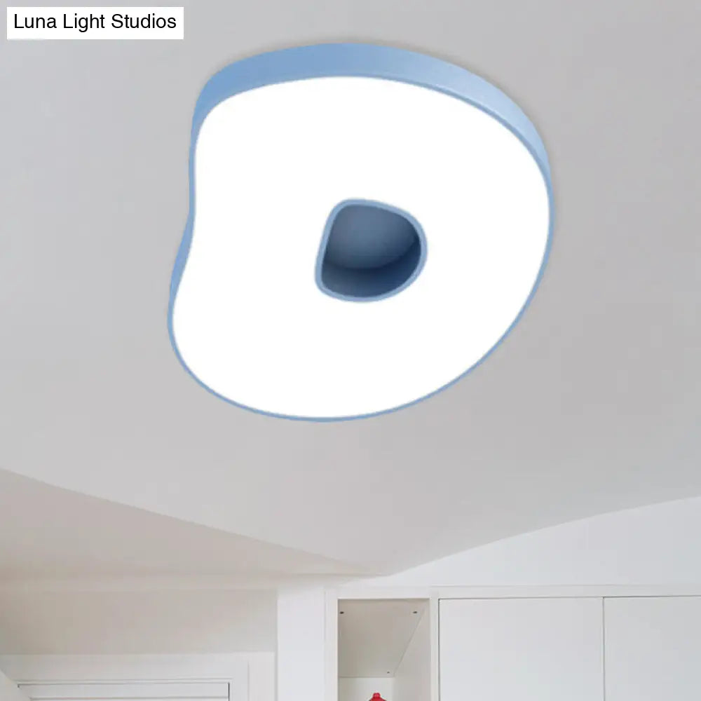 Lámpara de techo infantil DecorBites™ DecorBites™ blanca con diseño de dibujos animados y pantalla acrílica