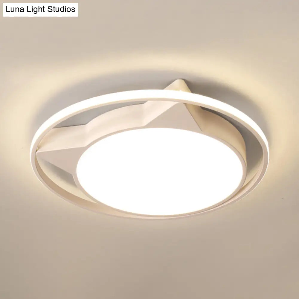 ديكوربايتس™ مصباح سقف على شكل قطة من ديكوربايتس™ لديكور غرفة النوم - تصميم حيواني، مثبت بشكل مسطح من الأكريليك