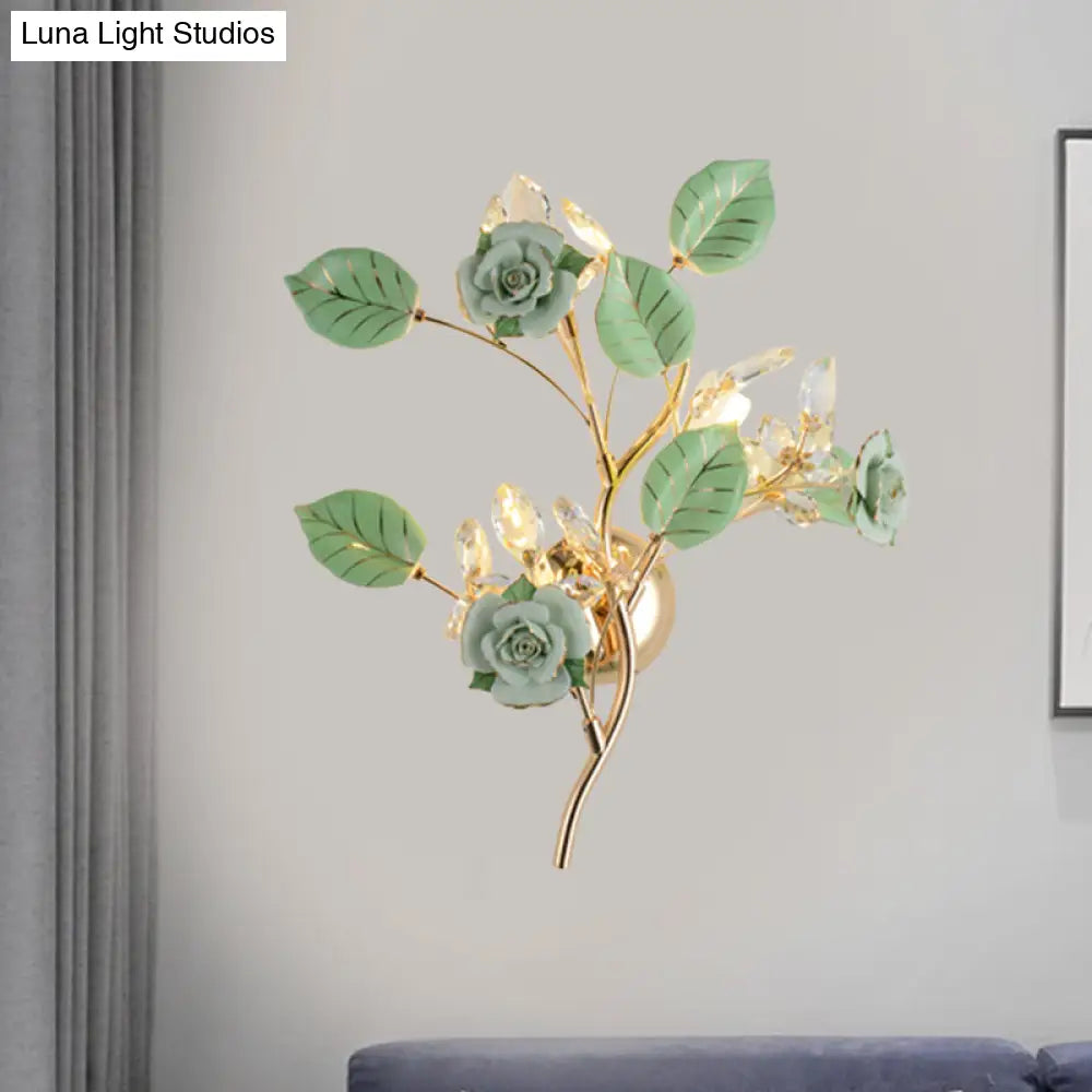 Lámpara de pared DecorBites™ con forma de rama de cerámica y cristal, con 3 bombillas y diseño de rosa y hojas en blanco y negro, ideal para iluminación de dormitorio.