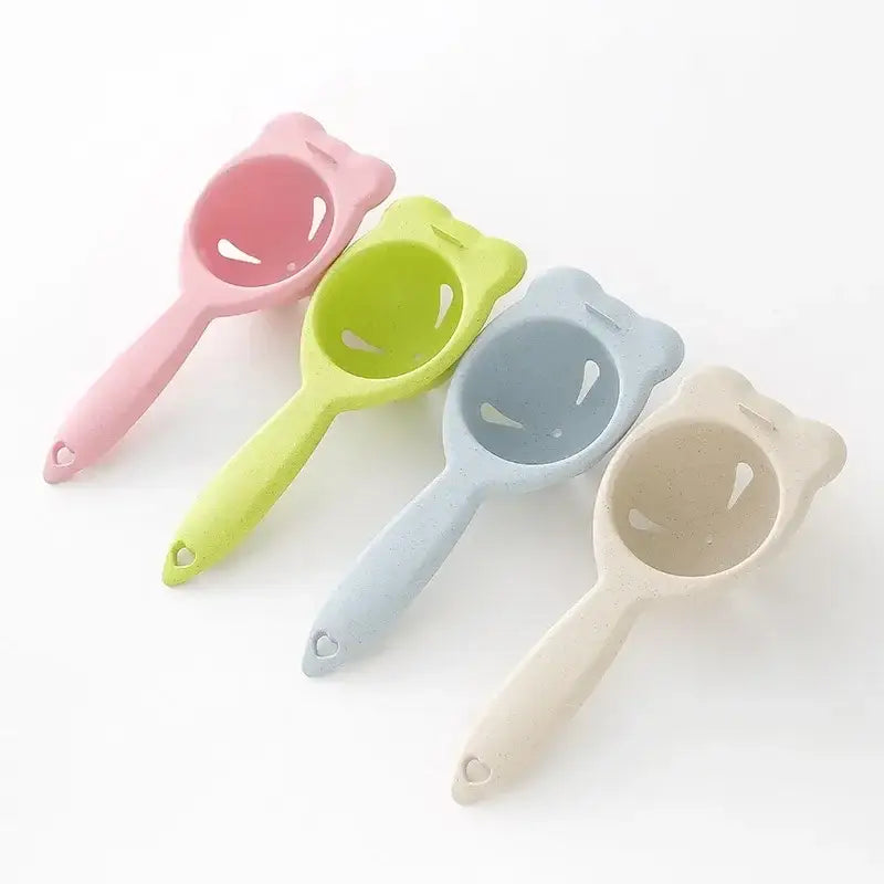 Set of four pastel-colored bear-shaped eggs holder separators made of smooth plastic for decorbites boiled eggs