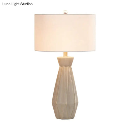 Ceramic Countryside Vase Table Light with Single Bulb and White/Beige Round Shade