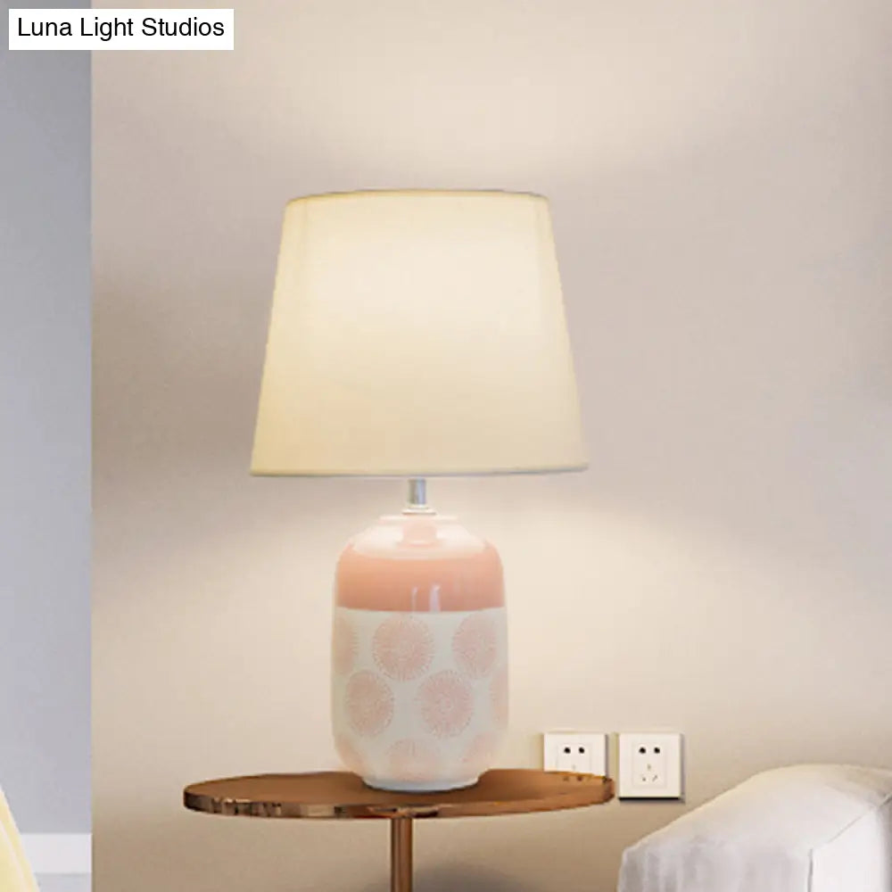 Lámpara de mesa cónica de cerámica - Diseño minimalista en acabado blanco/rosa con pantalla de tela - Luz nocturna ideal para la sala de estar