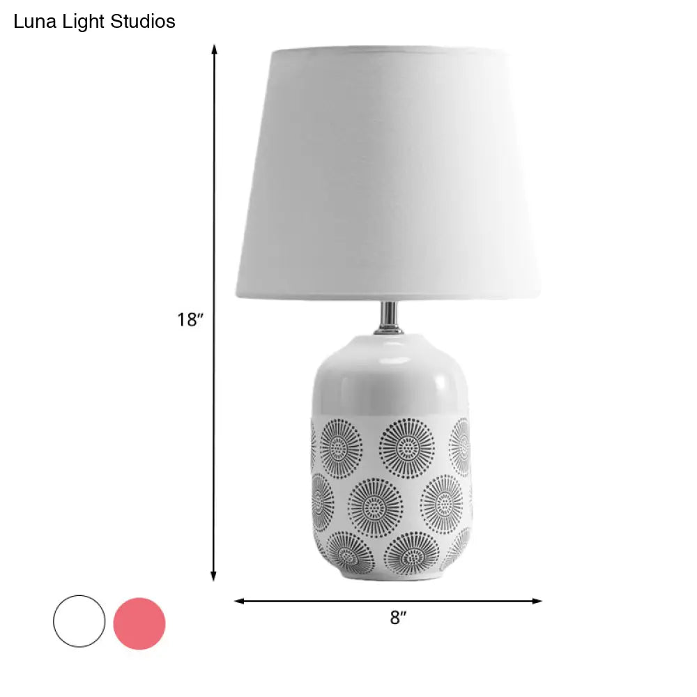 Lámpara de mesa cónica de cerámica - Diseño minimalista en acabado blanco/rosa con pantalla de tela - Luz nocturna ideal para la sala de estar