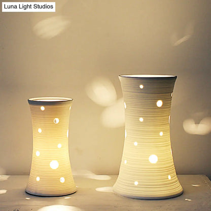 Ceramic White Nightstand Lamp: LED Pastoral Table Light (5.5"/7") with Dried Flower Decor