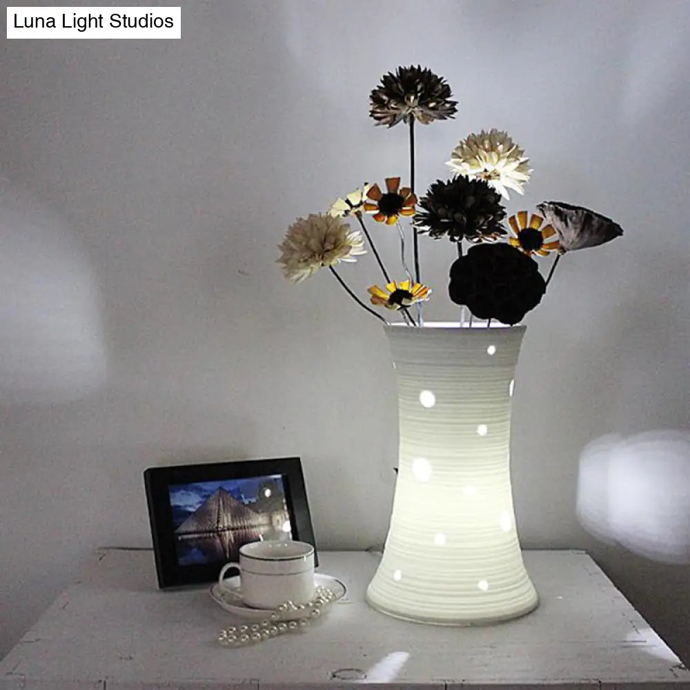 Ceramic White Nightstand Lamp: LED Pastoral Table Light (5.5"/7") with Dried Flower Decor
