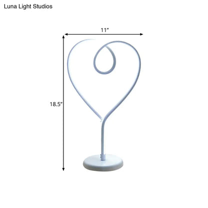 Charming Heart Nightlight LED Desk Lamp with Metal Pedestal for Bedroom