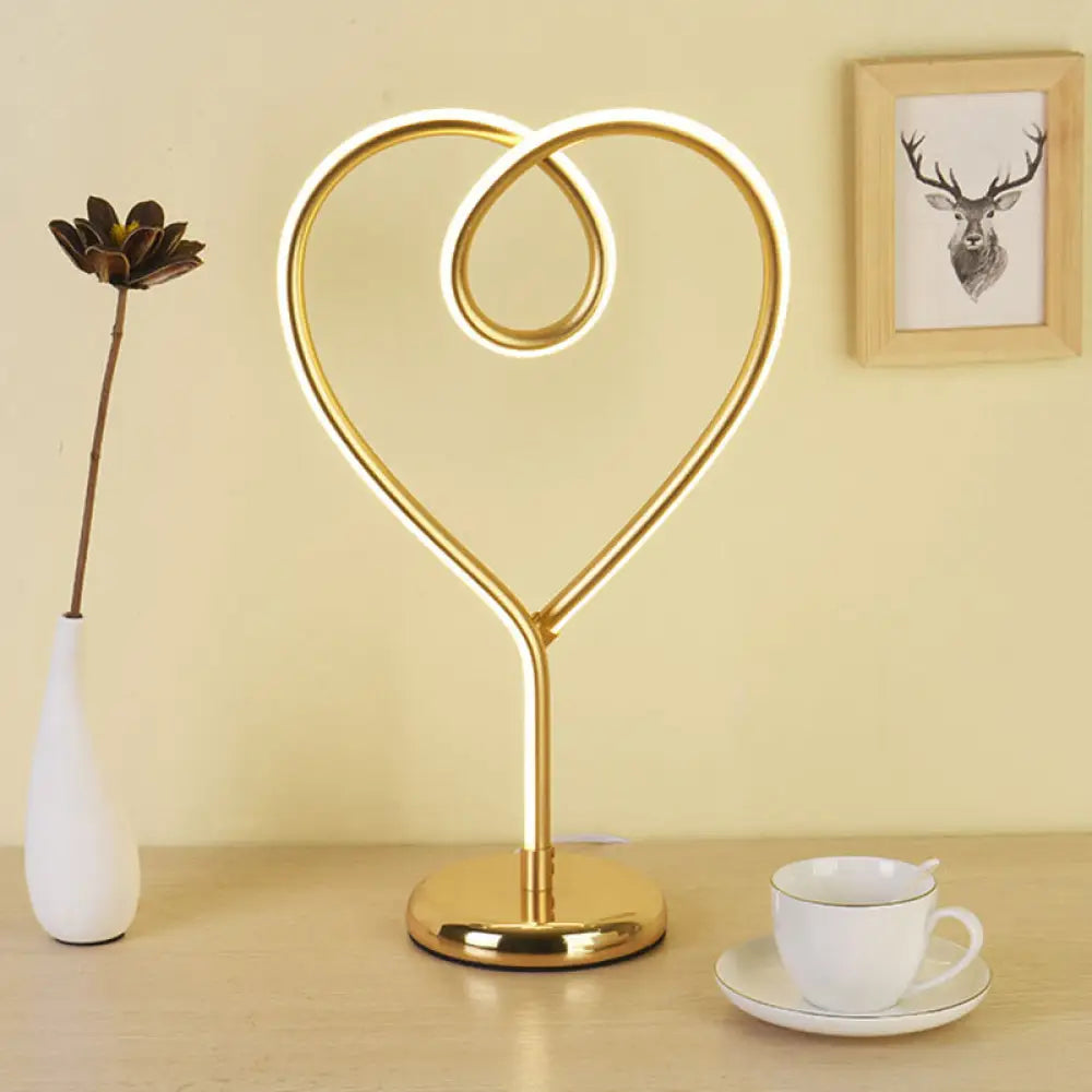 Charming Heart Nightlight LED Desk Lamp with Metal Pedestal for Bedroom