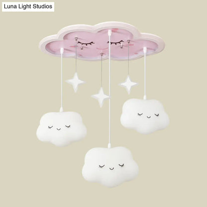 Lámpara de techo LED infantil DecorBites™ Sweet Dream Cloud para dormitorio, con cortina, acrílico y montaje empotrado, en color blanco.