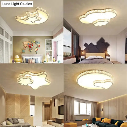 DecorBites™ Lámpara de techo infantil DecorBites™ blanca con vista al cielo, de acrílico y con detalles de cristal para vestíbulo