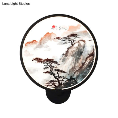 Aplique de pared LED con diseño de pino negro chino y mural de montaña - Elegante lámpara para pasillo
