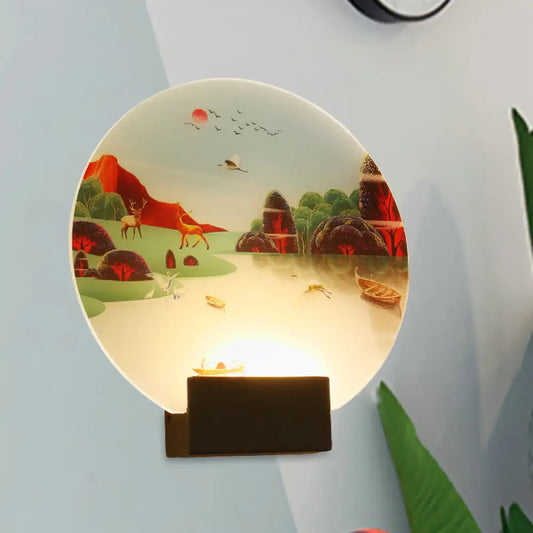 Lámpara de pared de estilo chino con mural acrílico LED que representa un alce negro y un lago