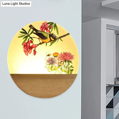Lámpara de pared LED acrílica redonda de estilo chino con forma de pájaro y árbol - Iluminación ideal para la mesilla de noche