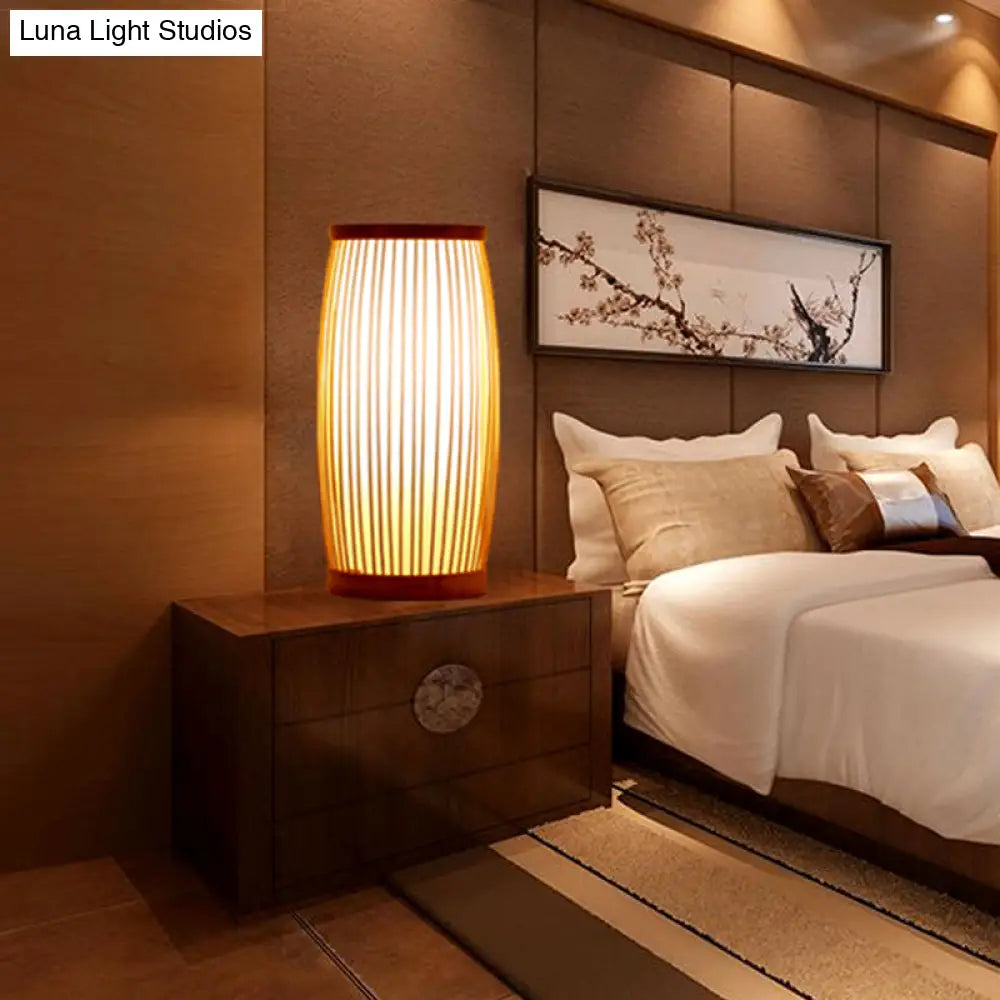 Lámpara de escritorio china de madera con pantalla de bambú - Iluminación de trabajo para sala de estar