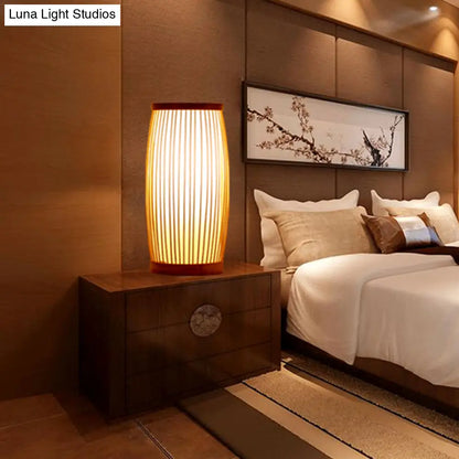 Lámpara de escritorio china de madera con pantalla de bambú - Iluminación de trabajo para sala de estar