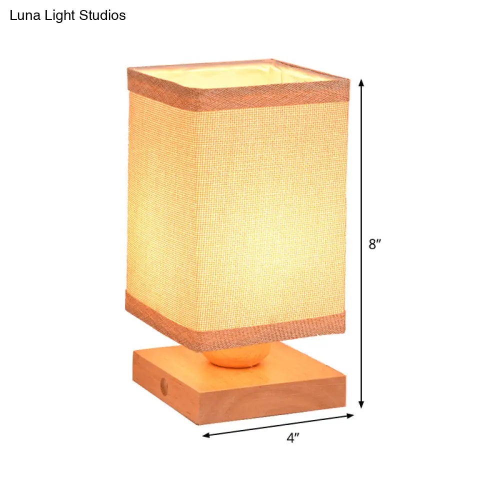 Lámpara de mesa china de madera para comedor con pantalla rectangular de tela - 1 cabezal