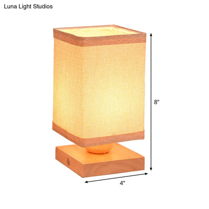 Lámpara de mesa china de madera para comedor con pantalla rectangular de tela - 1 cabezal