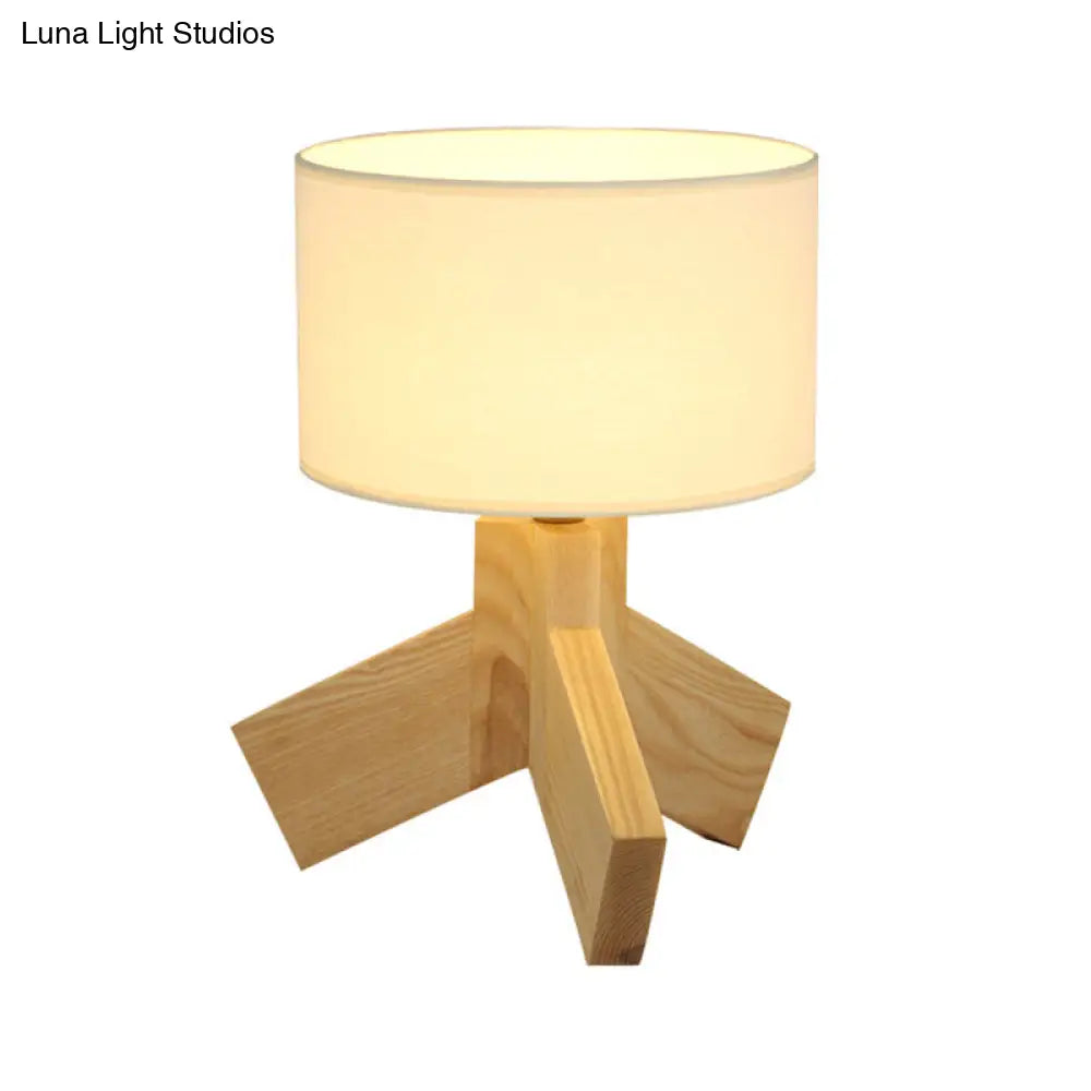 Chloe - [Nordic Drum Fabric Table Light Nordic Single Bulb Wood 3-Leg Night Stand Lamp for Bedroom