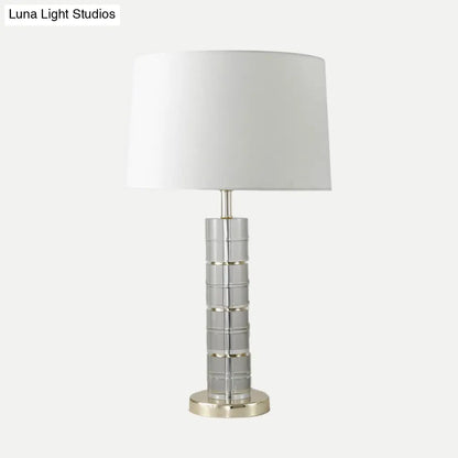 Lámpara de escritorio pequeña cromada con cristal transparente, lámpara de mesa cilíndrica moderna de tela