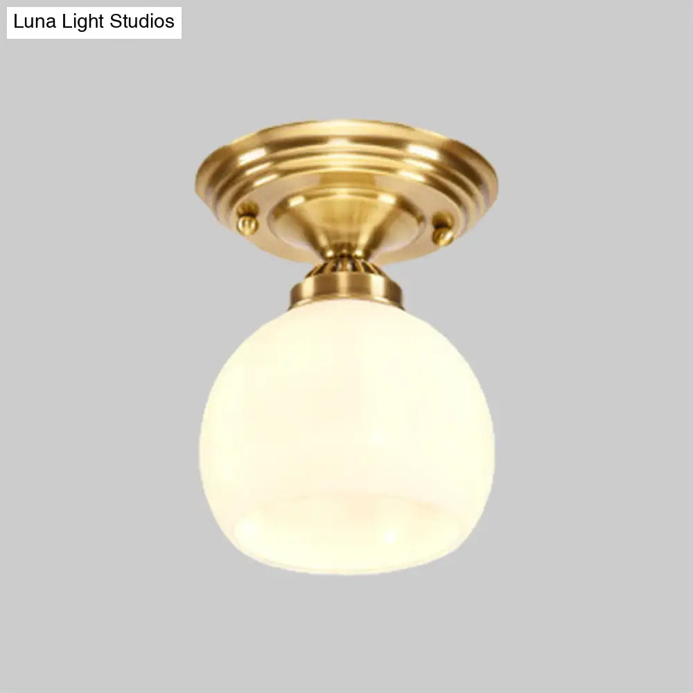 Lámpara de techo empotrada DecorBites™ Classic de 1 luz en latón, diseño globo/cono, para iluminación de pasillos